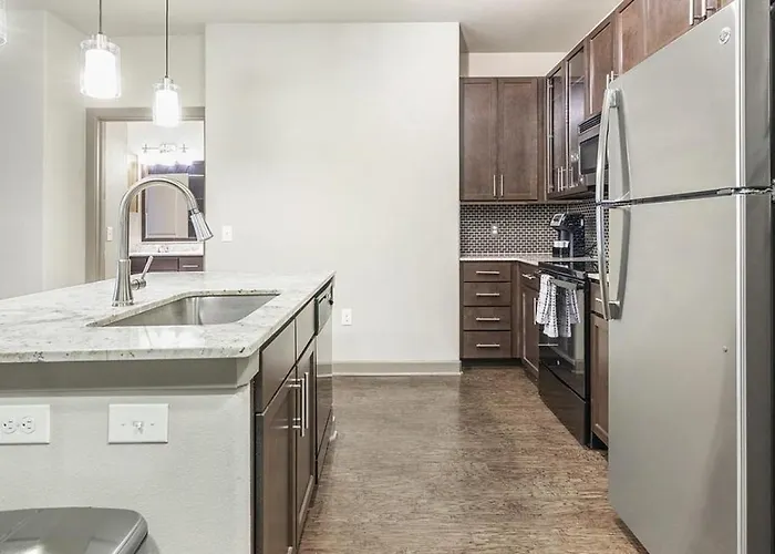 Landing Modern With Amazing Amenities * Fort Worth